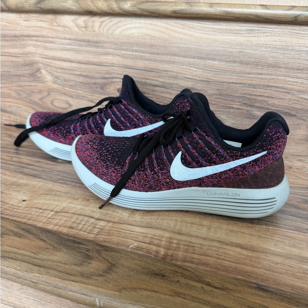 Nike women’s lunarepic 2  flyknit shoes worn couple times size us 6